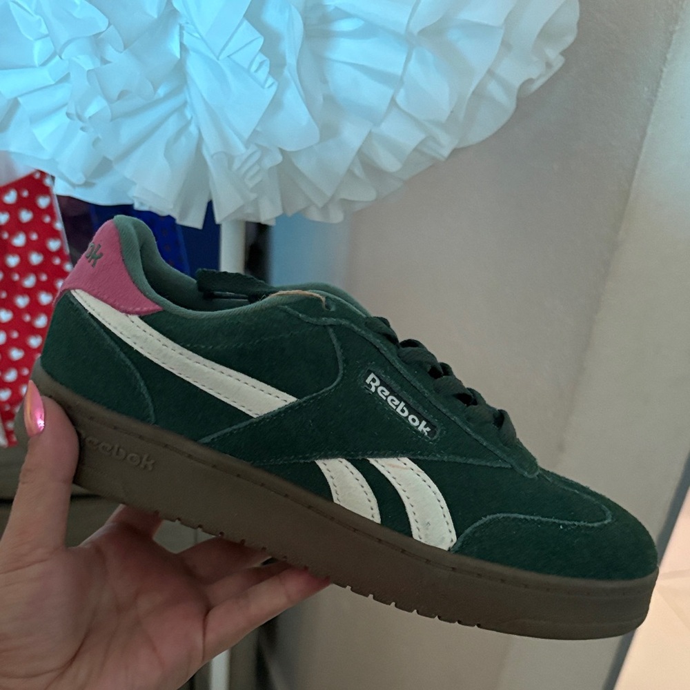 Reebok Forest Green and Pink Sneakers